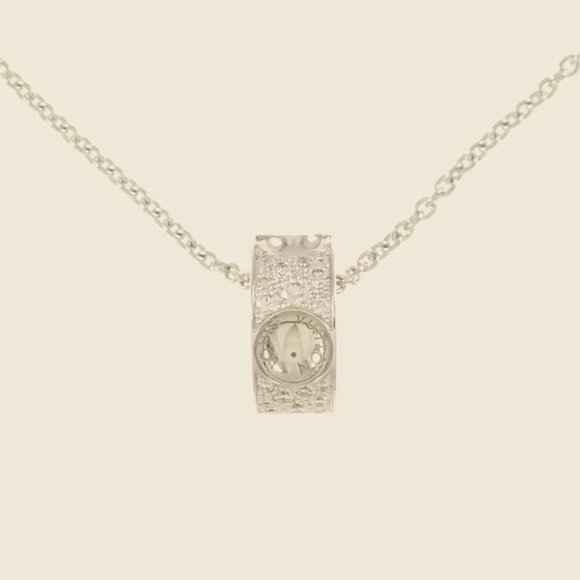 Louis Vuitton Pendentif Empreinte Necklace - Picture 1 of 6